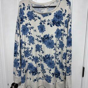 Time and Tru Blue Floral Knit Top